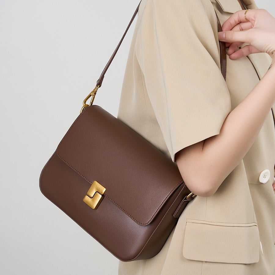 Sac Bandoulière Cuir Rétro Urbain – Vue de face – Reveriya