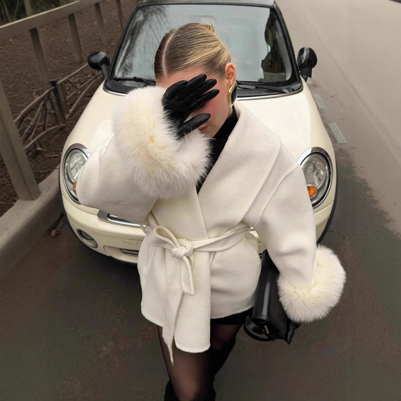 Manteau – Col V & Laçage Élégant