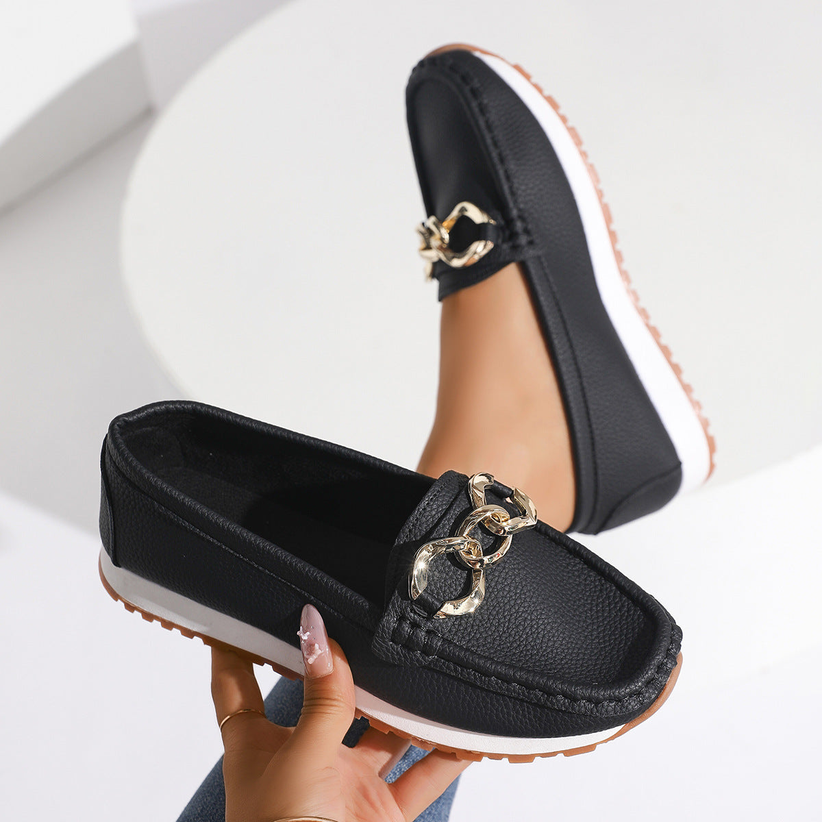 Mocassins à Chaîne – Chic Sans Effort