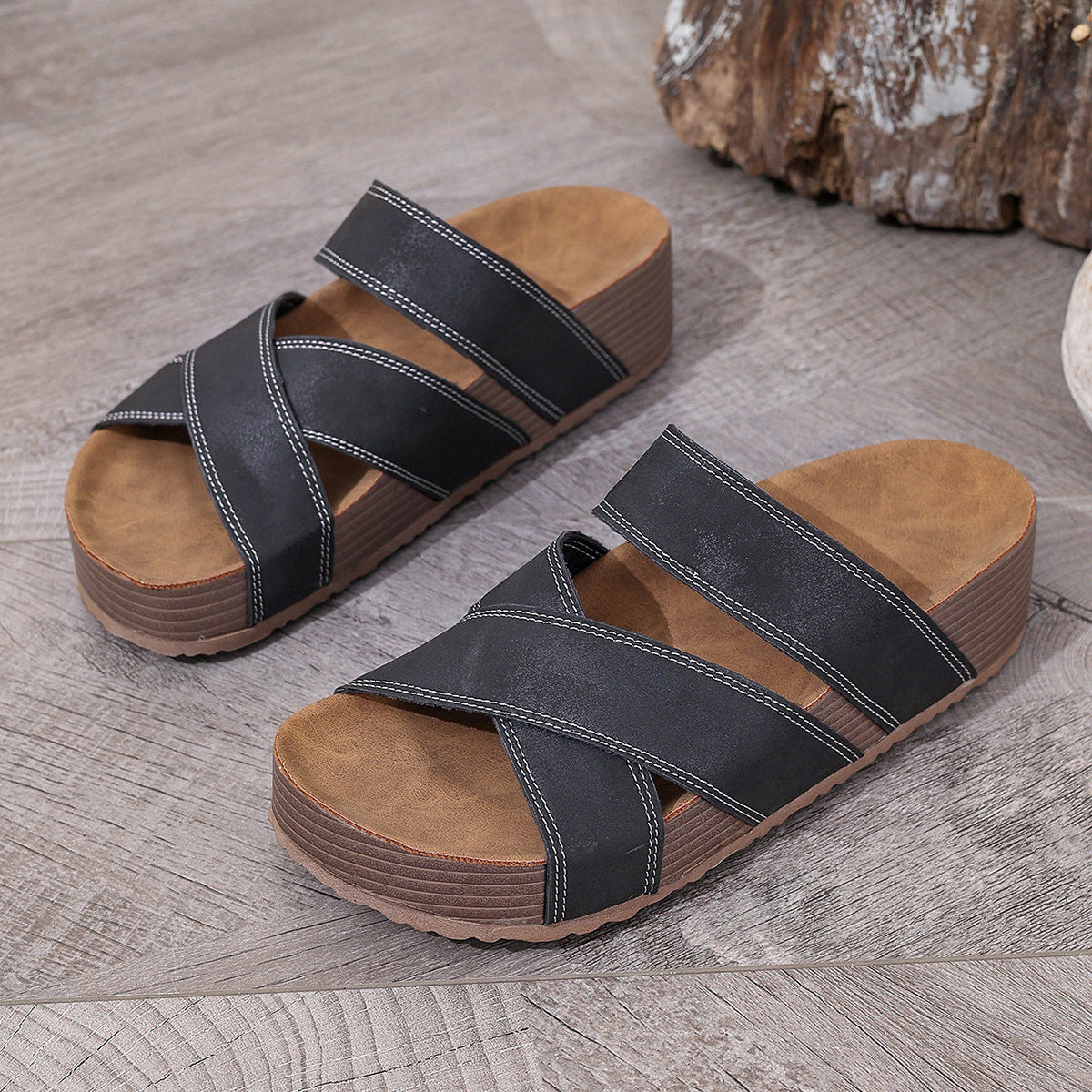 Sandales Rétro à Semelle Plate – Légèreté & Caractère