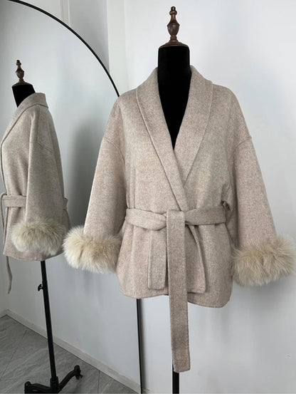Manteau – Col V & Laçage Élégant